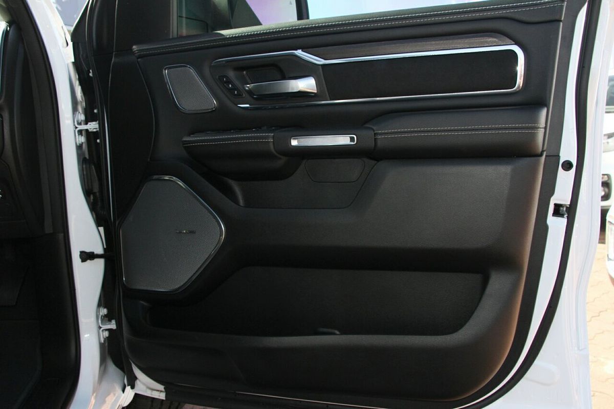 2025 RAM 1500 Laramie Sport Hurricane SO RamBox DT 4X4 SWB