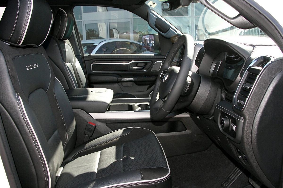 2025 RAM 1500 Laramie Sport Hurricane SO RamBox DT 4X4 SWB