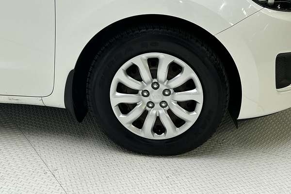 2017 Kia Carnival S YP