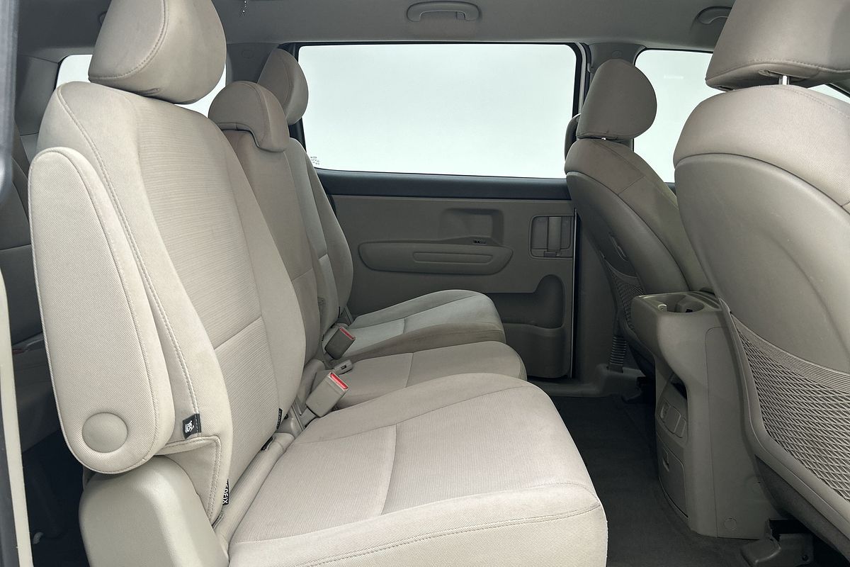 2017 Kia Carnival S YP