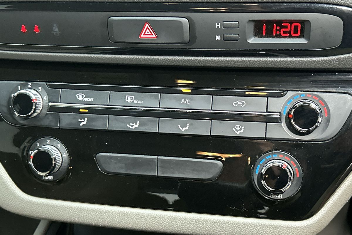 2017 Kia Carnival S YP