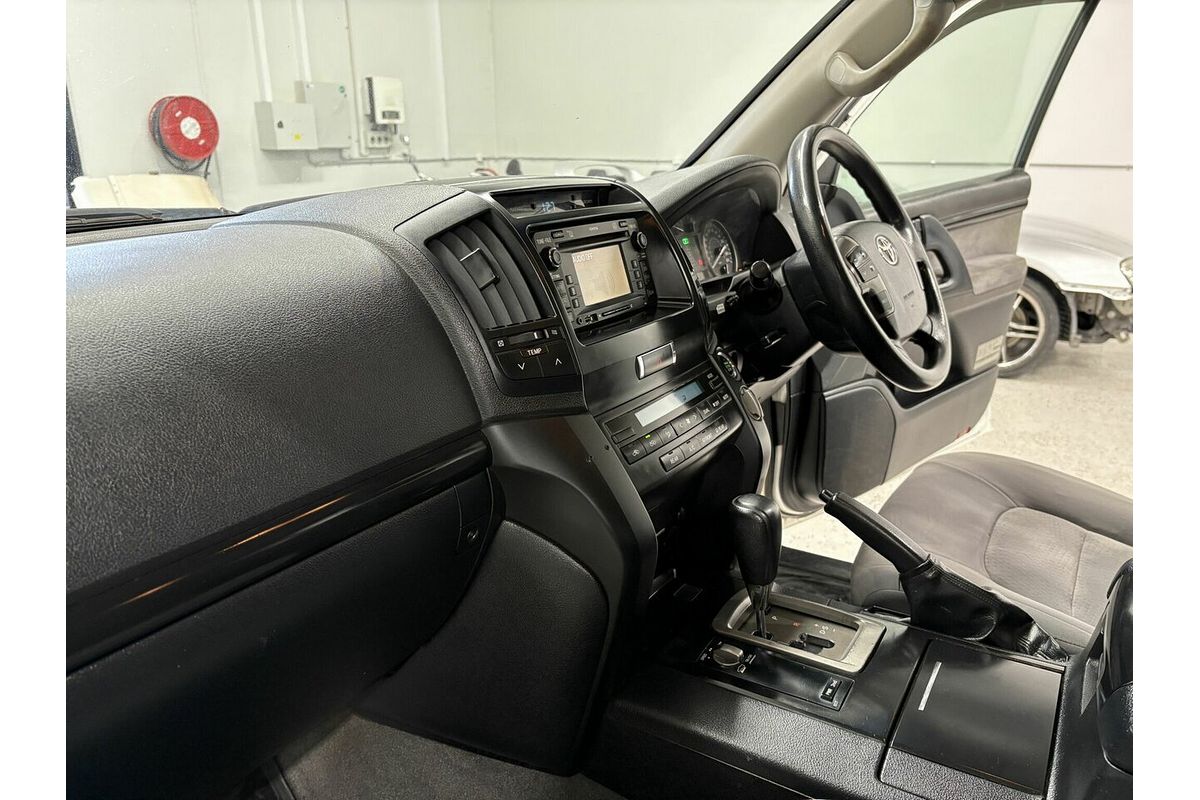 2009 Toyota Landcruiser GXL VDJ200R