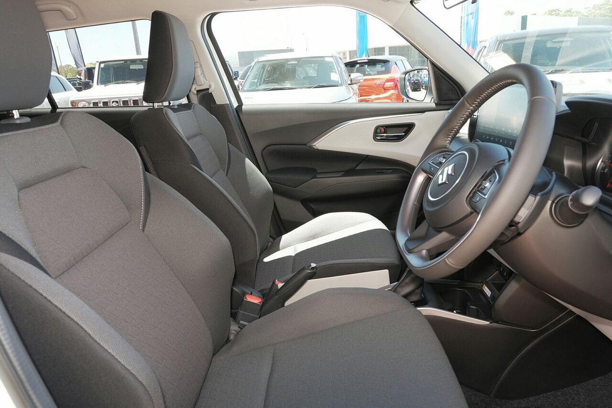 2025 Suzuki Swift Hybrid GLX UZ