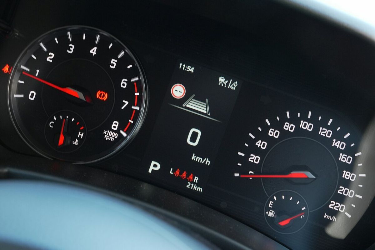 2025 Suzuki Swift Hybrid GLX UZ