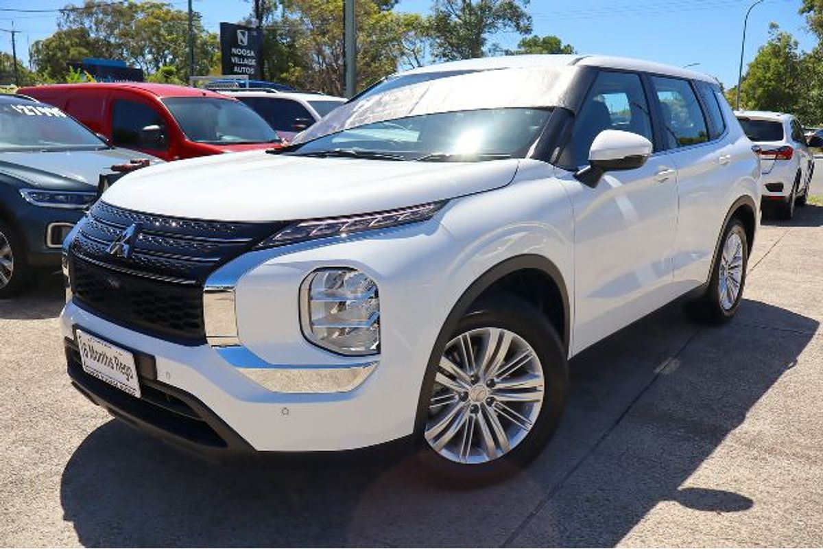 2023 Mitsubishi Outlander ES ZM