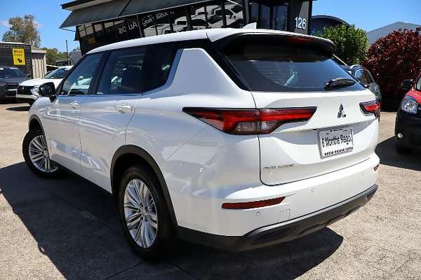 2023 Mitsubishi Outlander ES ZM