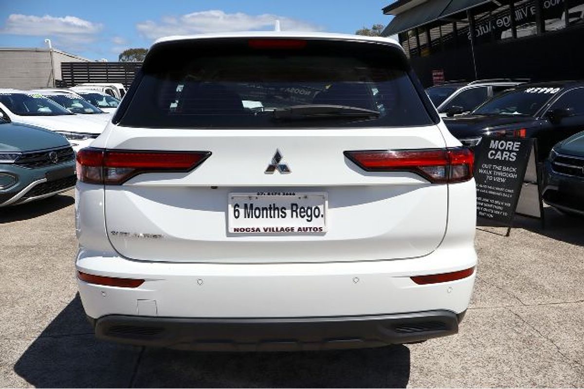 2023 Mitsubishi Outlander ES ZM