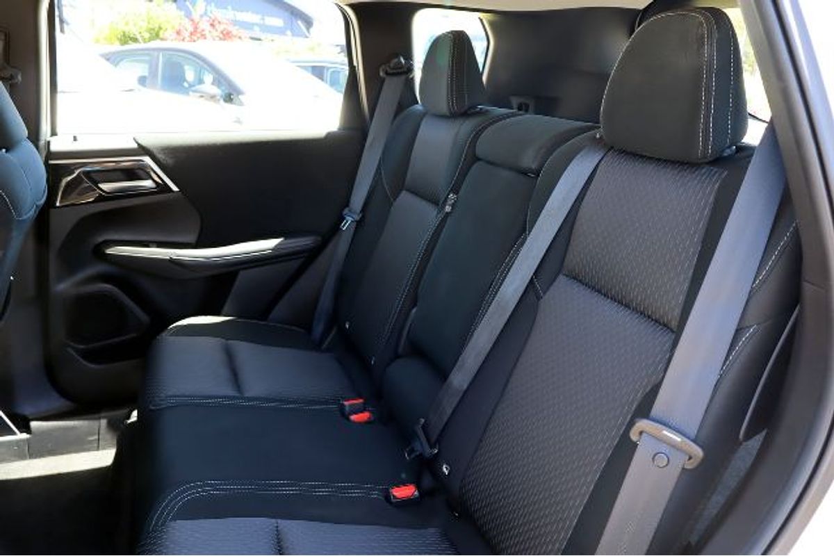 2023 Mitsubishi Outlander ES ZM