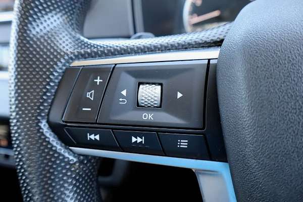 2023 Mitsubishi Outlander ES ZM