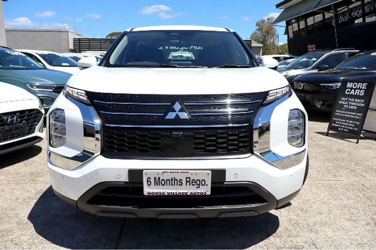 2023 Mitsubishi Outlander ES ZM