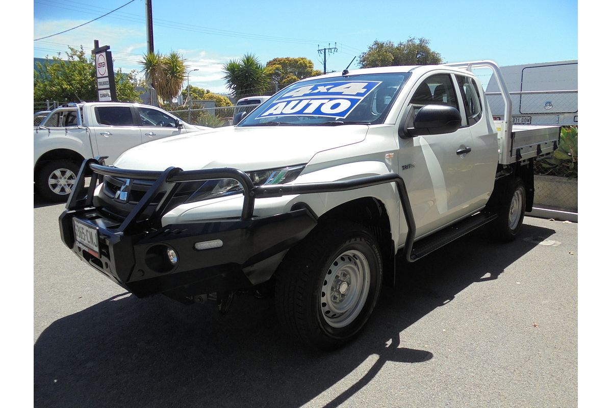 2022 Mitsubishi Triton GLX MR 4X4