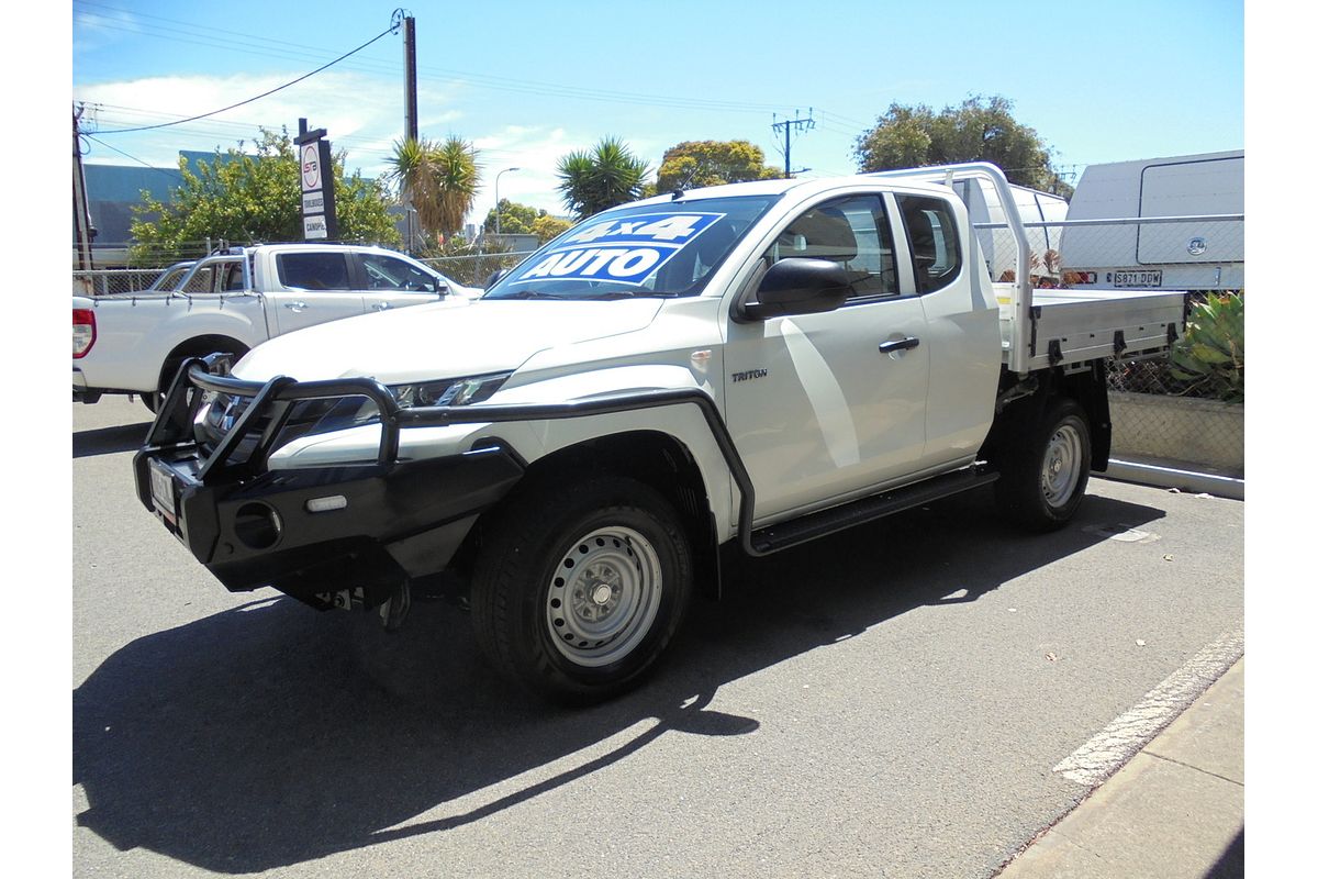 2022 Mitsubishi Triton GLX MR 4X4