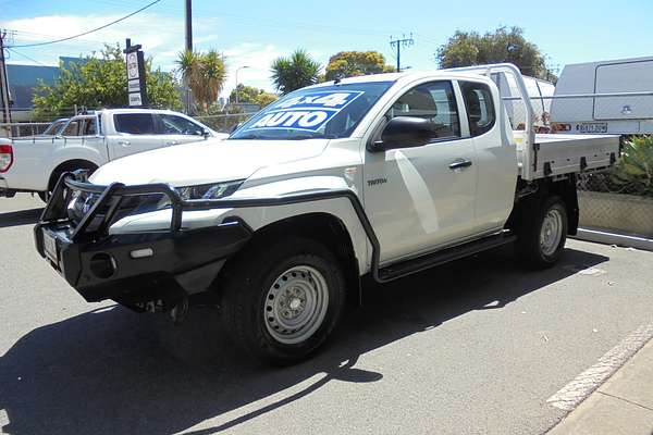 2022 Mitsubishi Triton GLX MR 4X4