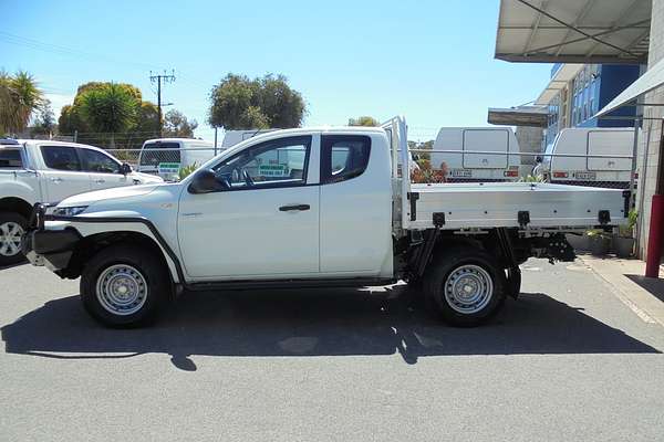 2022 Mitsubishi Triton GLX MR 4X4