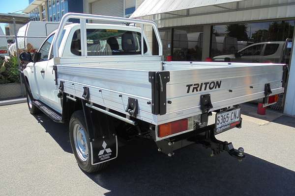 2022 Mitsubishi Triton GLX MR 4X4