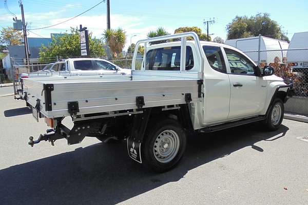 2022 Mitsubishi Triton GLX MR 4X4