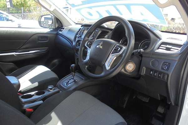 2022 Mitsubishi Triton GLX MR 4X4