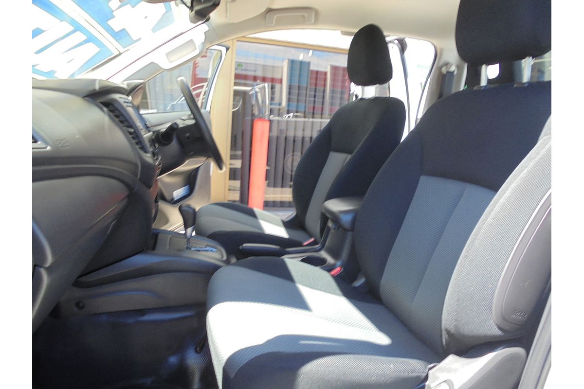 2022 Mitsubishi Triton GLX MR 4X4