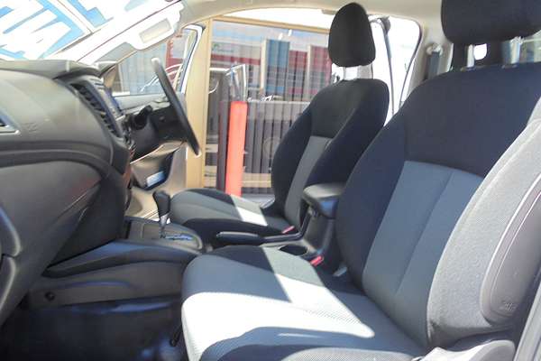 2022 Mitsubishi Triton GLX MR 4X4