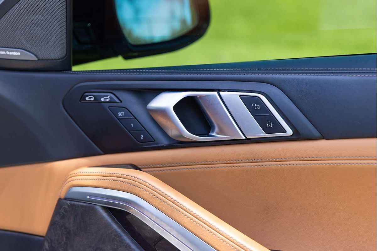 2023 BMW X6 M50i G06