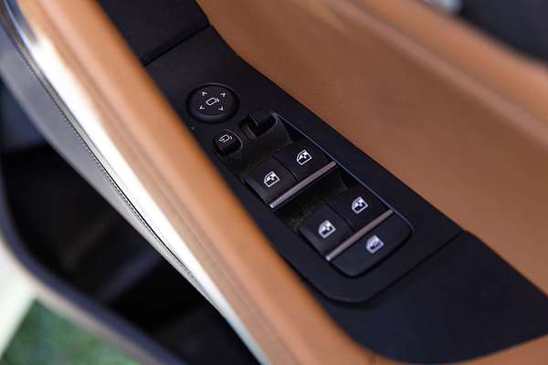 2023 BMW X6 M50i G06