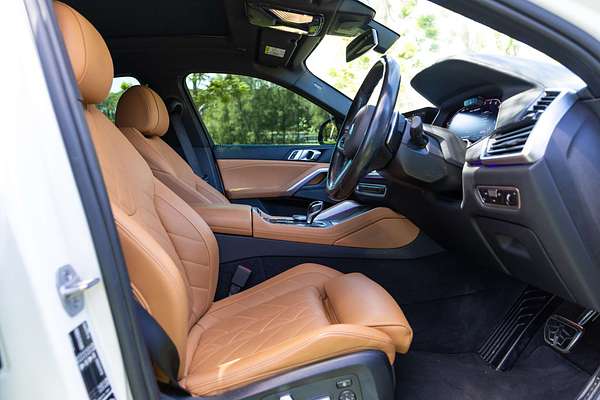 2023 BMW X6 M50i G06