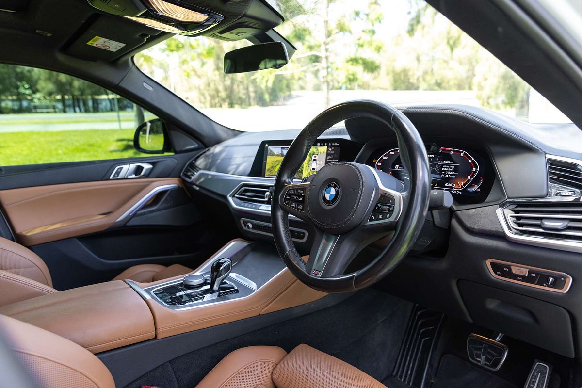 2023 BMW X6 M50i G06