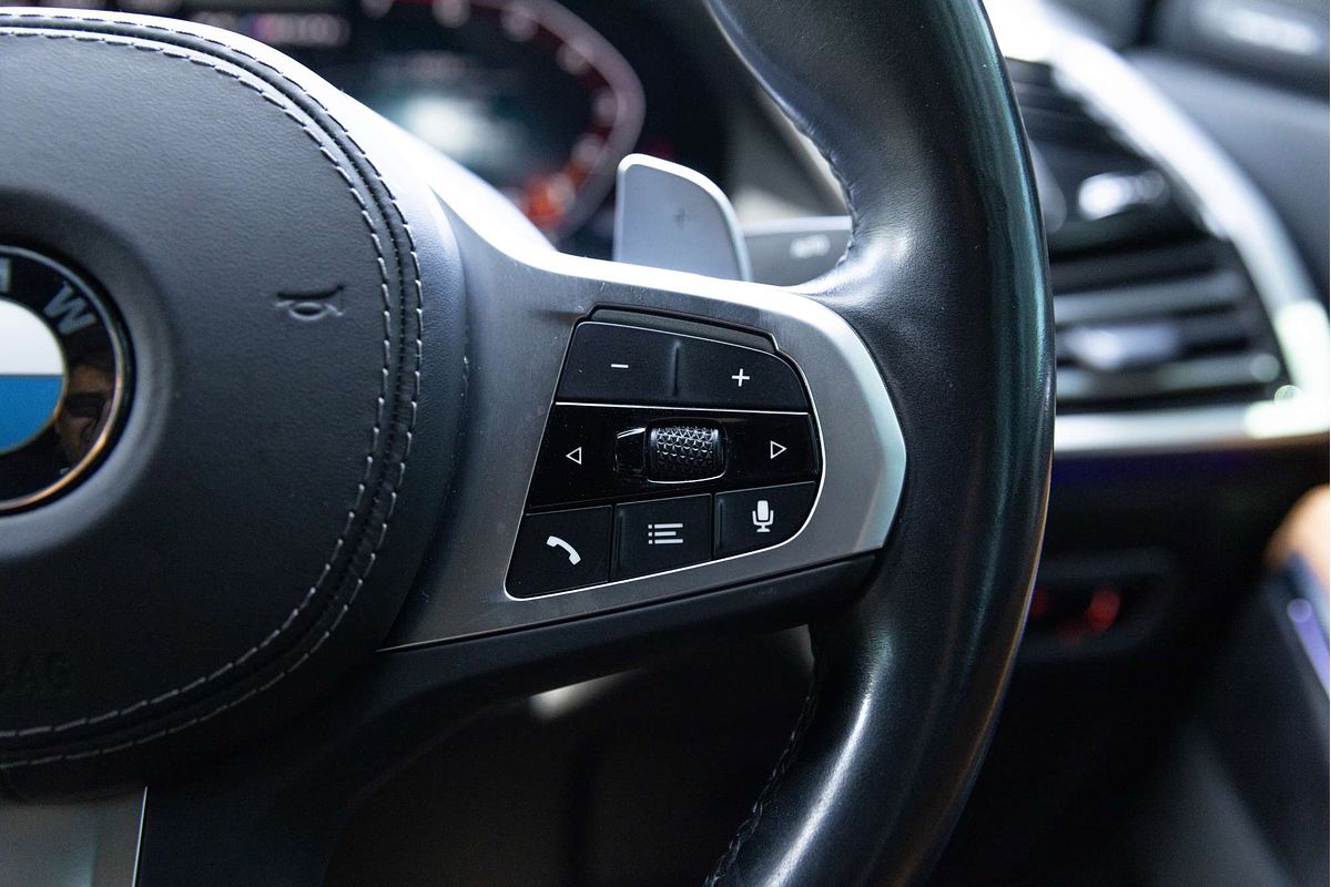 2023 BMW X6 M50i G06