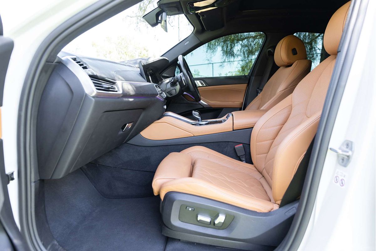 2023 BMW X6 M50i G06