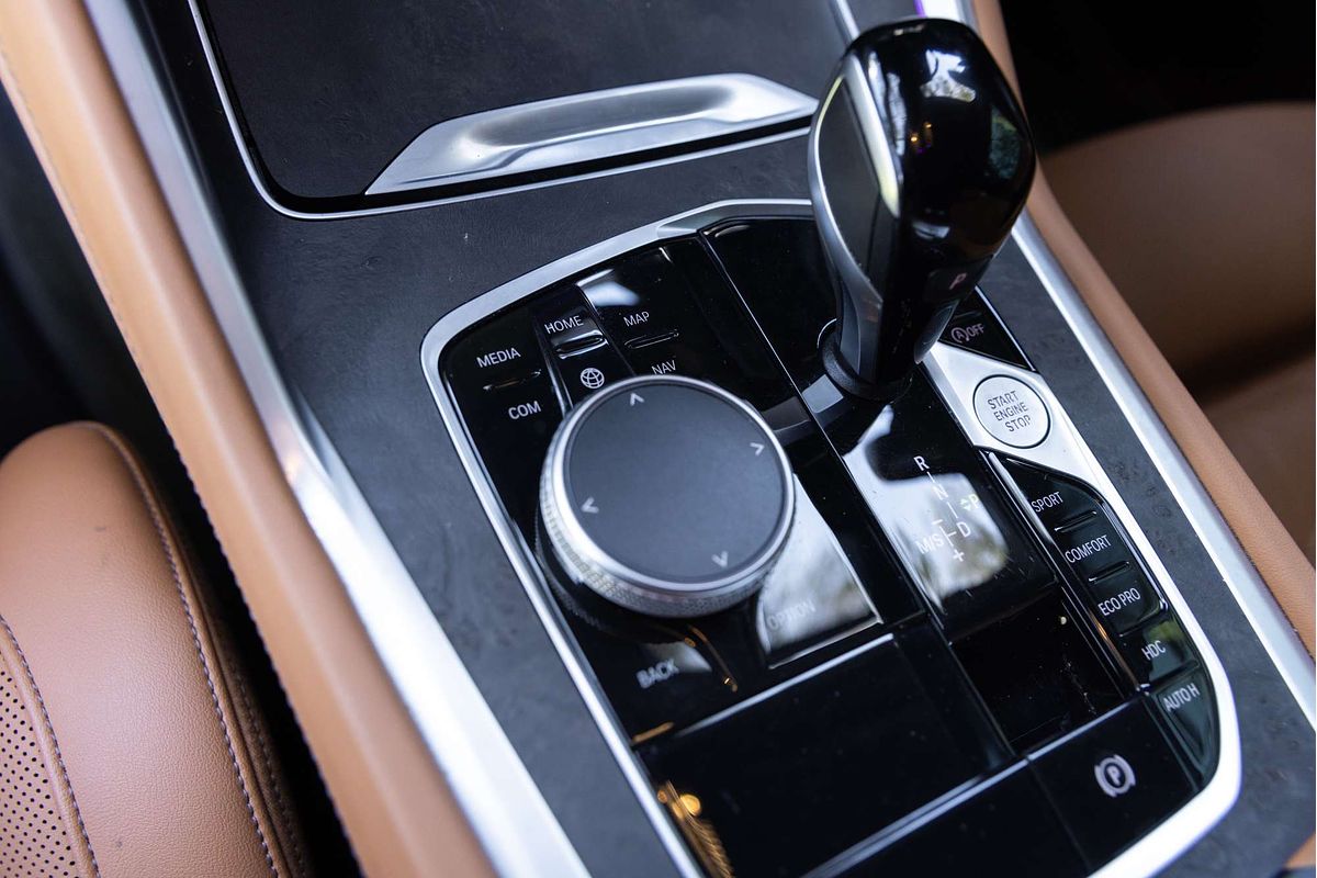 2023 BMW X6 M50i G06