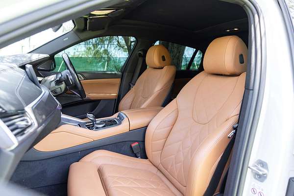 2023 BMW X6 M50i G06