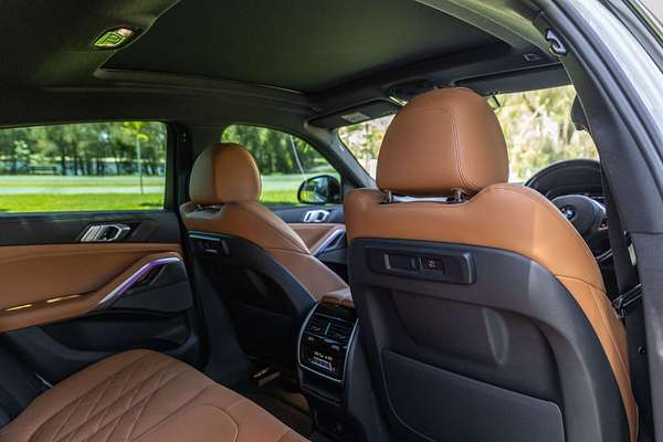 2023 BMW X6 M50i G06