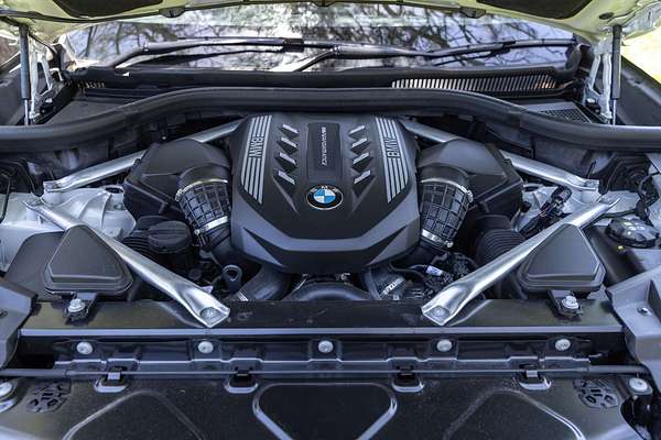 2023 BMW X6 M50i G06