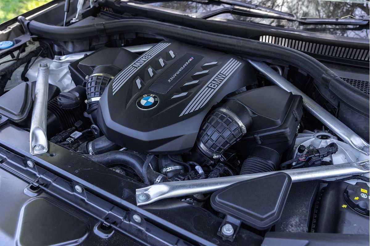 2023 BMW X6 M50i G06