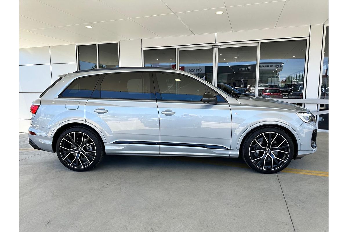 2025 Audi Q7 55 TFSI S line 4M
