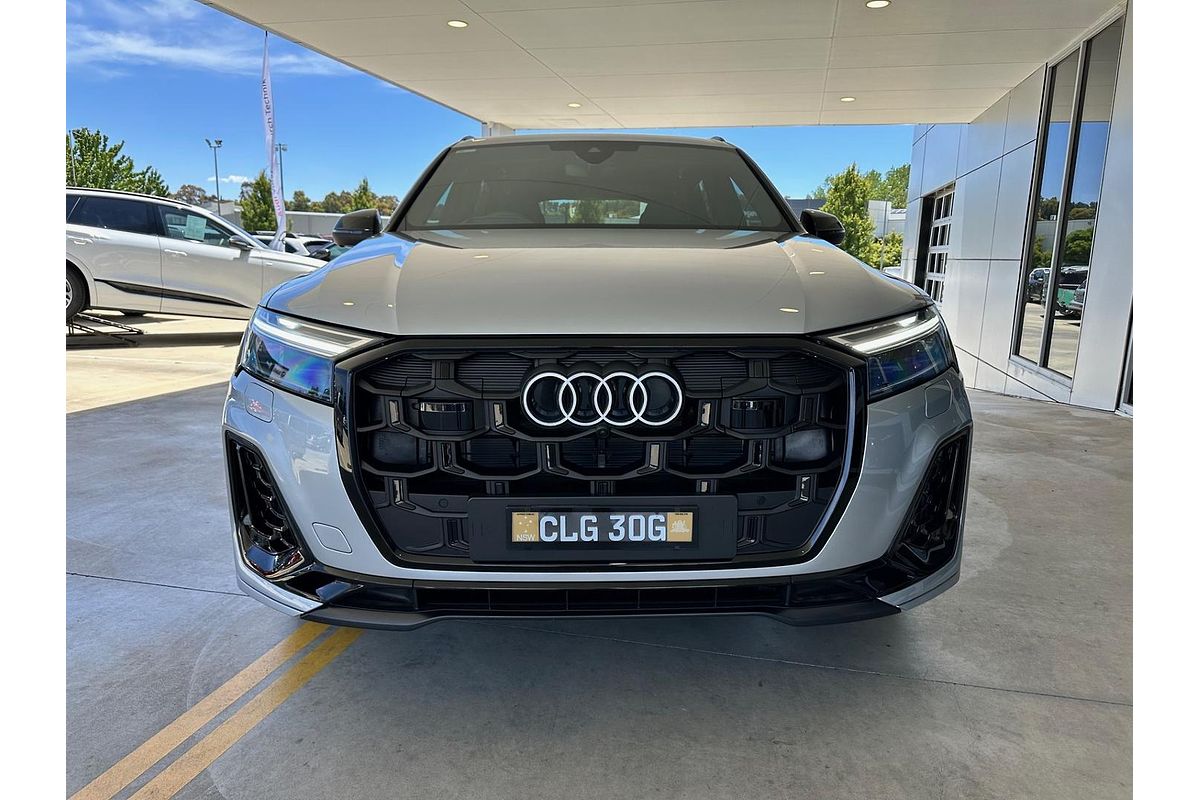 2025 Audi Q7 55 TFSI S line 4M