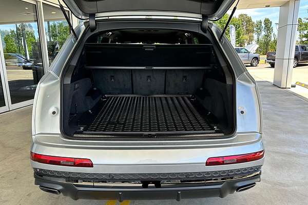 2025 Audi Q7 55 TFSI S line 4M