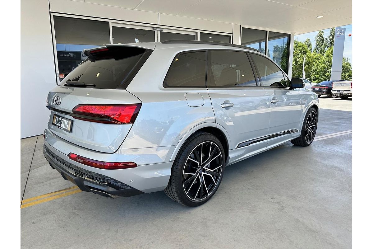 2025 Audi Q7 55 TFSI S line 4M