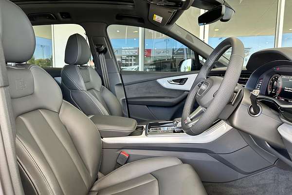 2025 Audi Q7 55 TFSI S line 4M