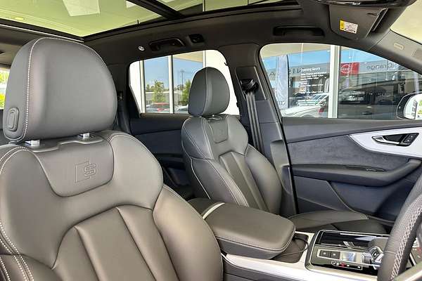 2025 Audi Q7 55 TFSI S line 4M