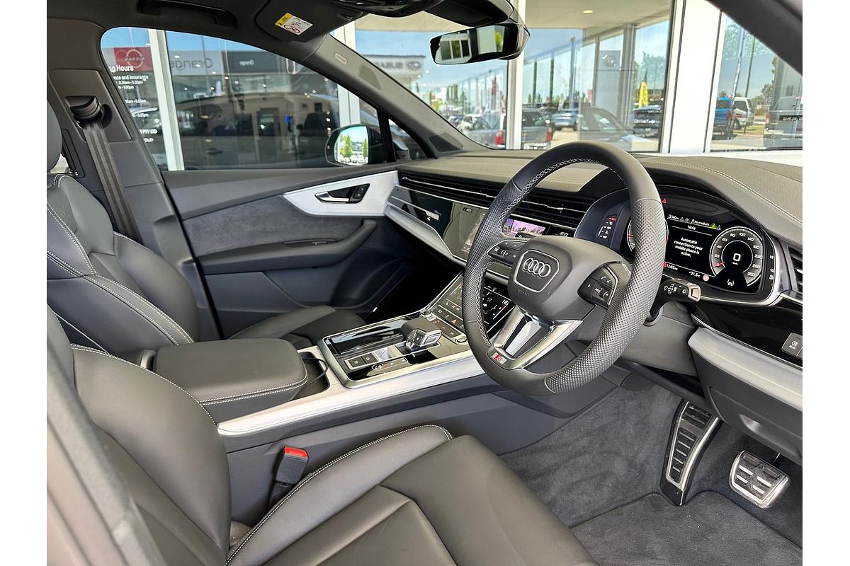 2025 Audi Q7 55 TFSI S line 4M