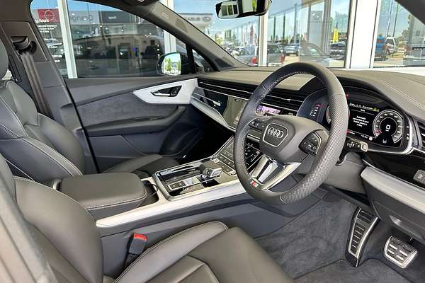 2025 Audi Q7 55 TFSI S line 4M