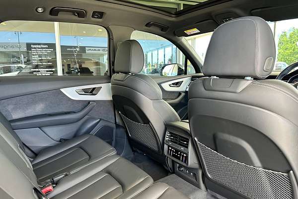 2025 Audi Q7 55 TFSI S line 4M