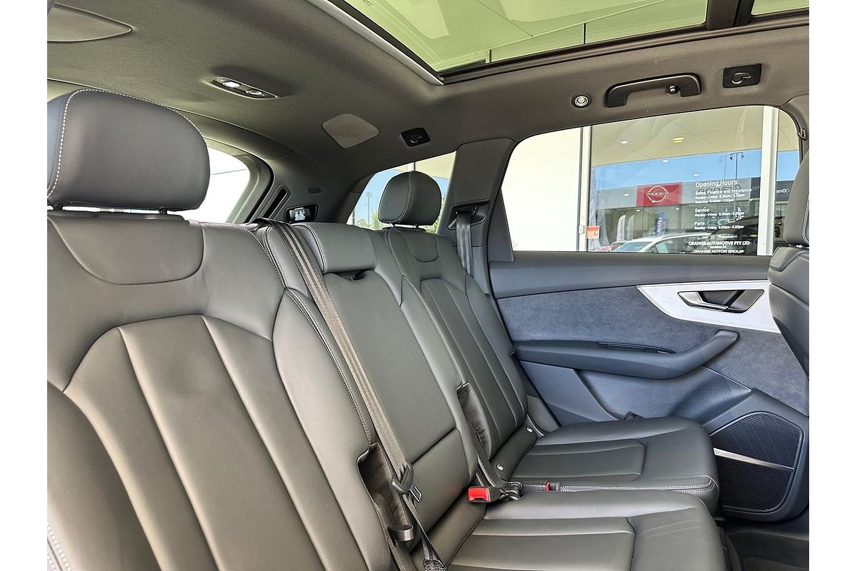2025 Audi Q7 55 TFSI S line 4M