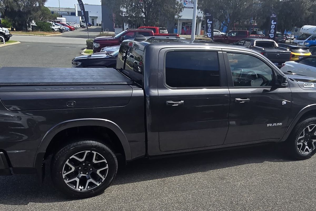 2025 RAM 1500 Laramie Sport Hurricane SO RamBox DT 4X4 SWB