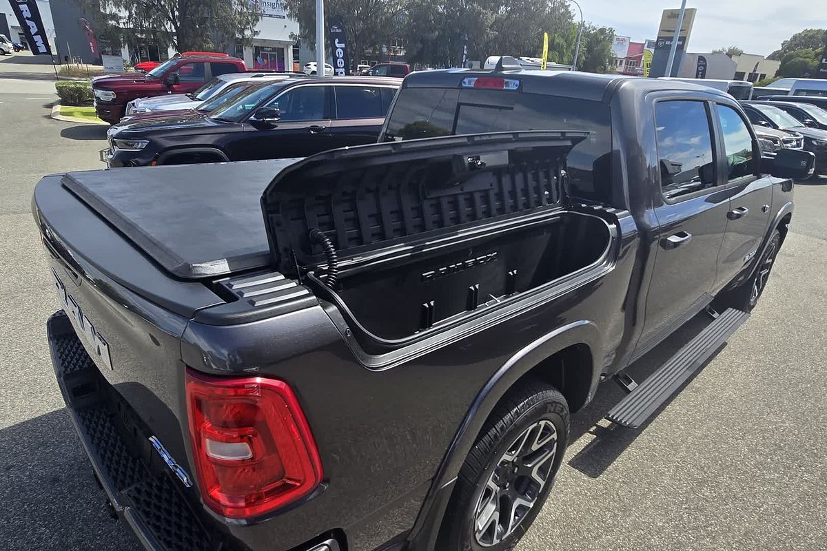 2025 RAM 1500 Laramie Sport Hurricane SO RamBox DT 4X4 SWB