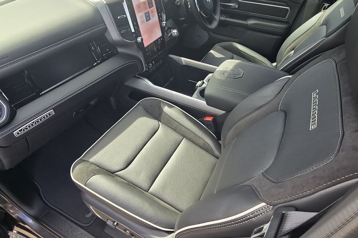 2025 RAM 1500 Laramie Sport Hurricane SO RamBox DT 4X4 SWB