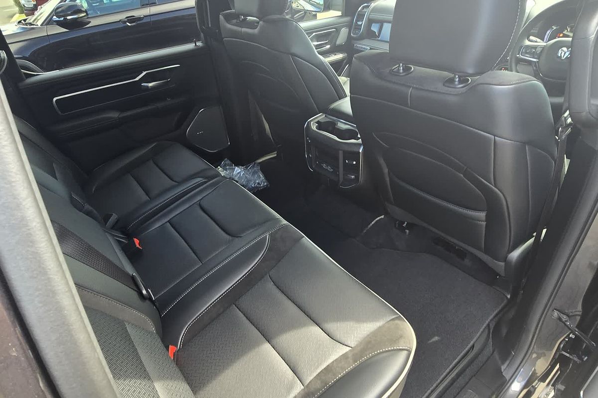 2025 RAM 1500 Laramie Sport Hurricane SO RamBox DT 4X4 SWB