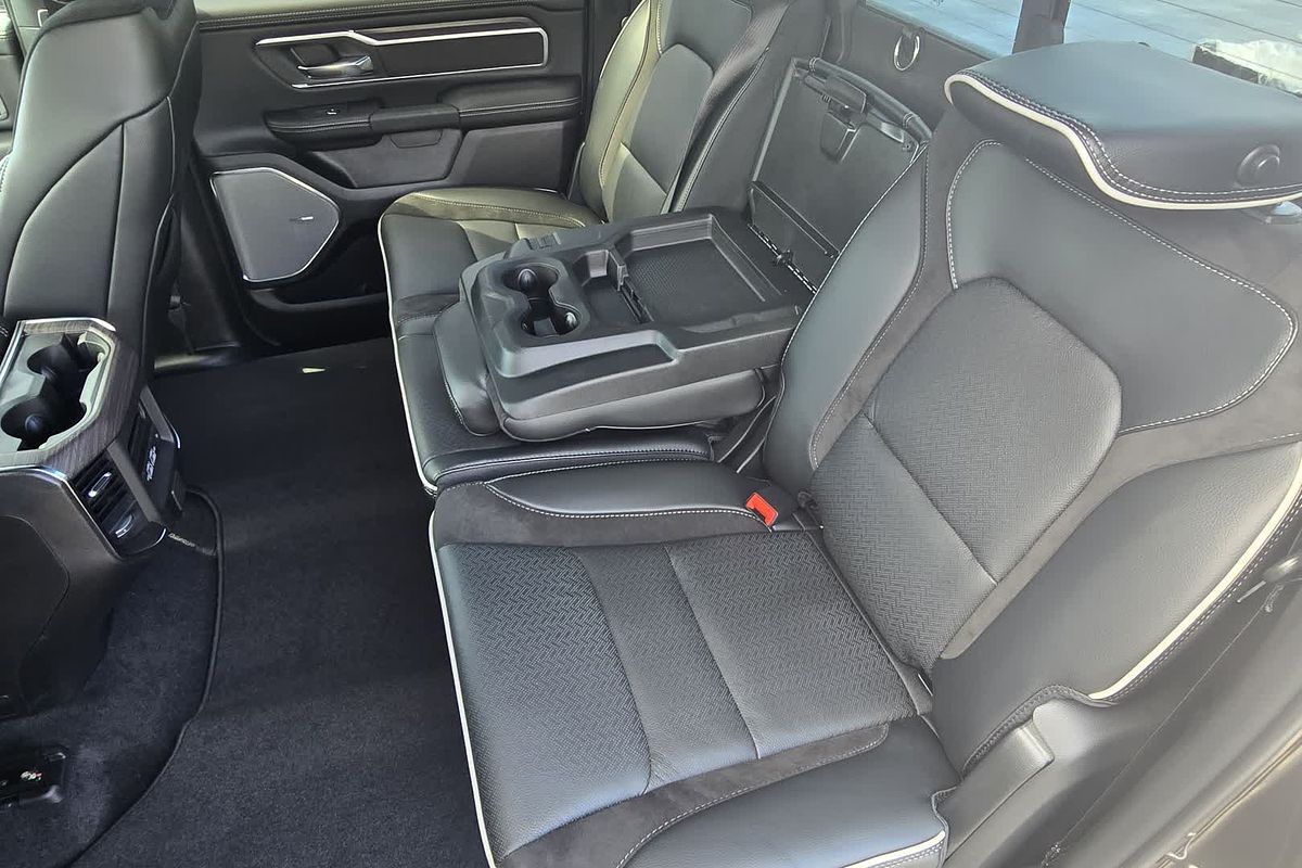 2025 RAM 1500 Laramie Sport Hurricane SO RamBox DT 4X4 SWB