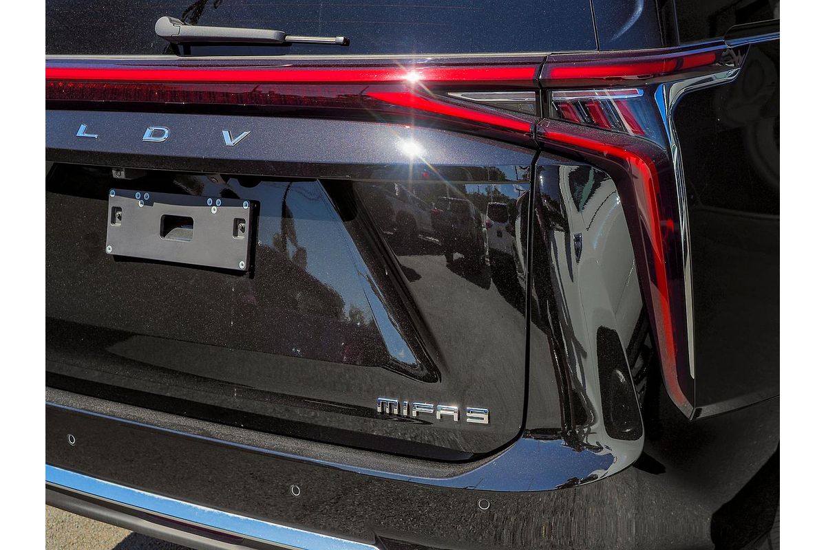 2023 LDV MIFA 9 Luxe